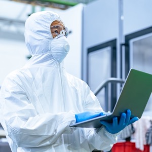 Visual Inspection in Sterile Compounding Cleanroom